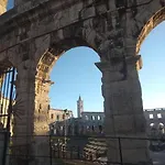 Colorita Apartamento Pula